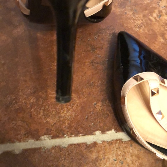 Shoes - Picture 4 of 6